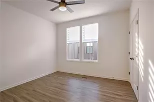 906 Brees Ct, Atlanta, GA 30318 - Photo 8