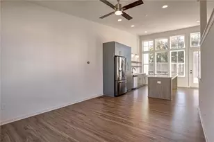 906 Brees Ct, Atlanta, GA 30318 - Photo 2