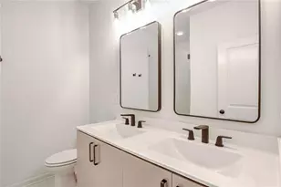 906 Brees Ct, Atlanta, GA 30318 - Photo 14