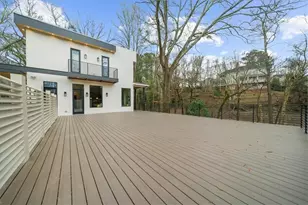 942 Peachtree Battle Cir NW, Atlanta, GA 30327 - Photo 32