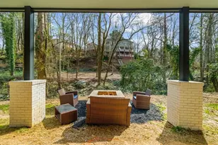 942 Peachtree Battle Cir NW, Atlanta, GA 30327 - Photo 52