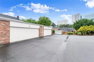 1646 Executive Park Ln NE, Brookhaven, GA 30329 - Photo 38