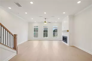 1002 Crown Oak St, Johns Creek, GA 30022 - Photo 4
