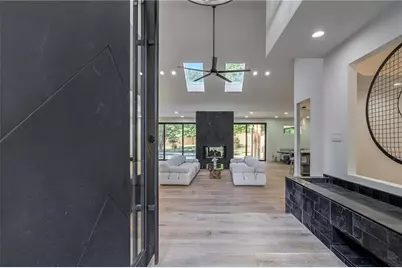 10785 Shallowford Road, Roswell, GA 30075 - Photo 4