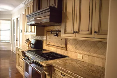 841 Camden Park Court NE, Atlanta, GA 30342 - Photo 10