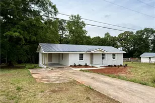 407 Church St, Pendergrass, GA 30567 - Photo 2