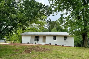 329 Church St, Pendergrass, GA 30567 - Photo 2
