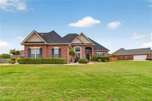 124 Flora Cir, Warner Robins, GA 31088 - Photo 2