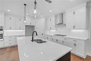 577 Pearl St, Cumming, GA 30040 - Photo 2