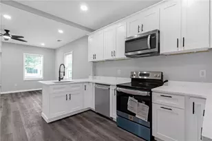 1055 Mayson Turner Rd, Atlanta, GA 30314 - Photo 10