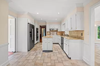5054 Pine Bark Circle, Dunwoody, GA 30338 - Photo 8