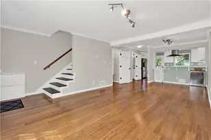 4 Holly Downs Ct NW, Atlanta, GA 30318 - Photo 2
