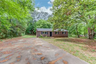 2017 Ventura St, Statham, GA 30666 - Photo 2