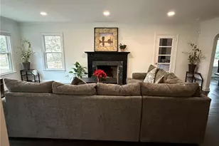 1140 Goodwin Pl NE, Atlanta, GA 30319 - Photo 4