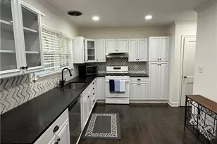 1140 Goodwin Pl NE, Atlanta, GA 30319 - Photo 12