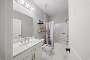 2087 Holtz Ln, Atlanta, GA 30318 - Photo 28