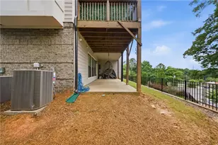2087 Holtz Ln, Atlanta, GA 30318 - Photo 40
