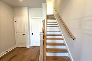 1005 Crown Oak St, Alpharetta, GA 30022 - Photo 8