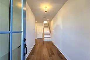 1005 Crown Oak St, Alpharetta, GA 30022 - Photo 4
