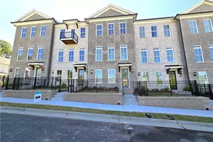 1005 Crown Oak St, Alpharetta, GA 30022 - Photo 2