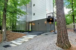 5724 Kayron Dr, Atlanta, GA 30328 - Photo 4