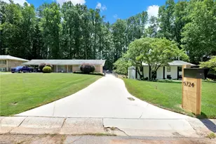 5724 Kayron Dr, Atlanta, GA 30328 - Photo 46