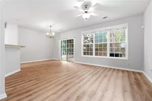 1006 Ivydale Cir, Lawrenceville, GA 30045 - Photo 2