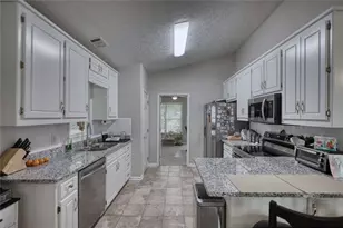 727 Jacoby Dr, Loganville, GA 30052 - Photo 10