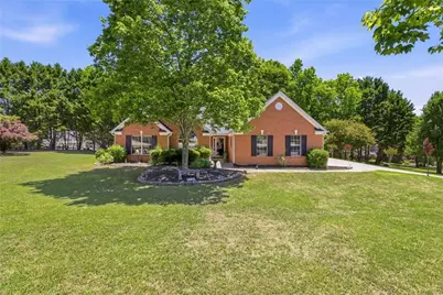 21 Field Stone Circle, Jefferson, GA 30549 - Photo 2