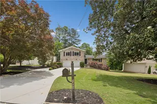 1493 Runnymeade Rd NE, Brookhaven, GA 30319 - Photo 2