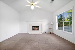 3504 Freeport Dr, Flowery Branch, GA 30542 - Photo 4