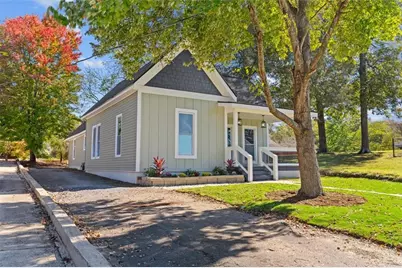 515 Woodlawn Avenue, Calhoun, GA 30701 - Photo 2