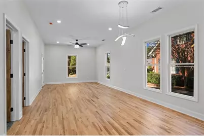 515 Woodlawn Avenue, Calhoun, GA 30701 - Photo 12