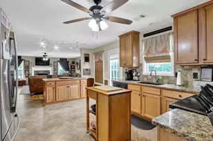 688 Country Grove Ln, Auburn, GA 30011 - Photo 16