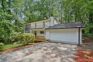 1250 Rockcrest Dr, Marietta, GA 30062 - Photo 2
