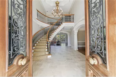 9390 Colonnade Trail, Alpharetta, GA 30022 - Photo 2