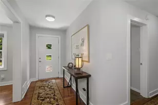 1322 Brook Forest Dr NE, Atlanta, GA 30324 - Photo 4