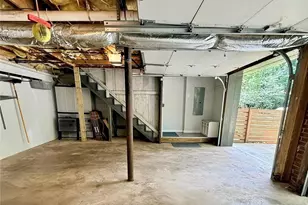 1322 Brook Forest Dr NE, Atlanta, GA 30324 - Photo 38