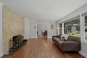 1322 Brook Forest Dr NE, Atlanta, GA 30324 - Photo 6