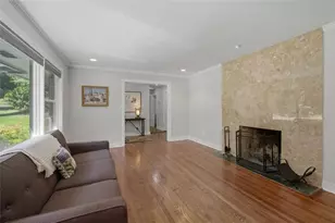 1322 Brook Forest Dr NE, Atlanta, GA 30324 - Photo 8