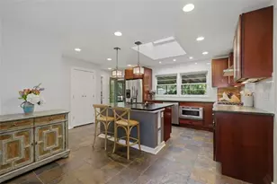 1322 Brook Forest Dr NE, Atlanta, GA 30324 - Photo 12