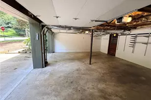 1322 Brook Forest Dr NE, Atlanta, GA 30324 - Photo 40