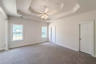 141 Lake Chase Dr S, Griffin, GA 30224 - Photo 10