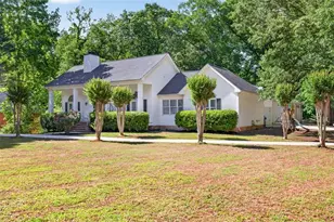 606 Academy Woods Dr, Jefferson, GA 30549 - Photo 2