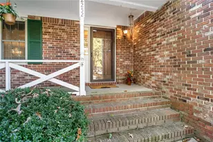 2252 Valley Creek Cir, Snellville, GA 30078 - Photo 4