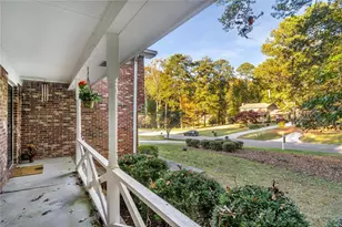 2252 Valley Creek Cir, Snellville, GA 30078 - Photo 2
