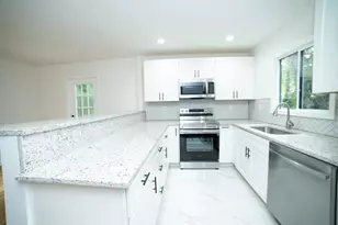 956 SW Oakland Dr SW, Atlanta, GA 30310 - Photo 8