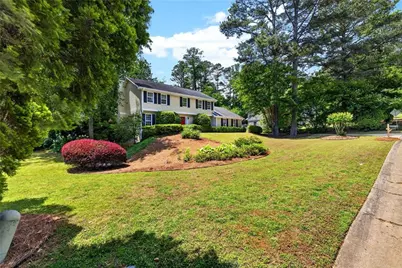 445 Cove Drive NE, Marietta, GA 30067 - Photo 6