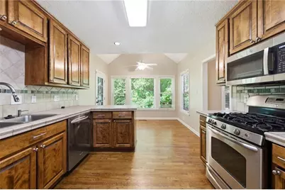 3616 Broken Arrow Drive, Woodstock, GA 30189 - Photo 16