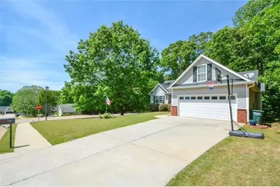 1324 Charleston Avenue, Commerce, GA 30529 - Photo 2